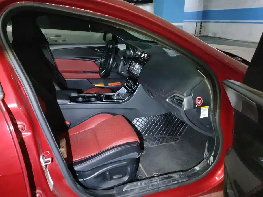 Jaguar XE — миниатюра 8
