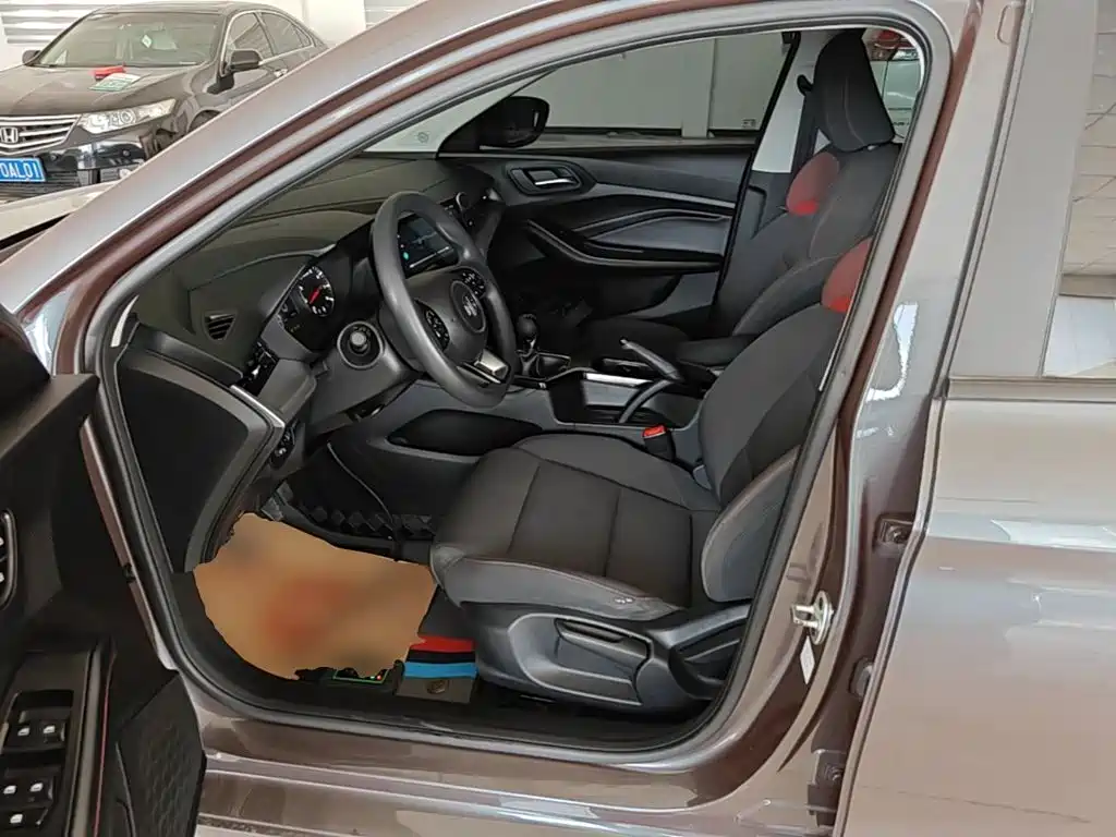 MG MG5 — миниатюра 16