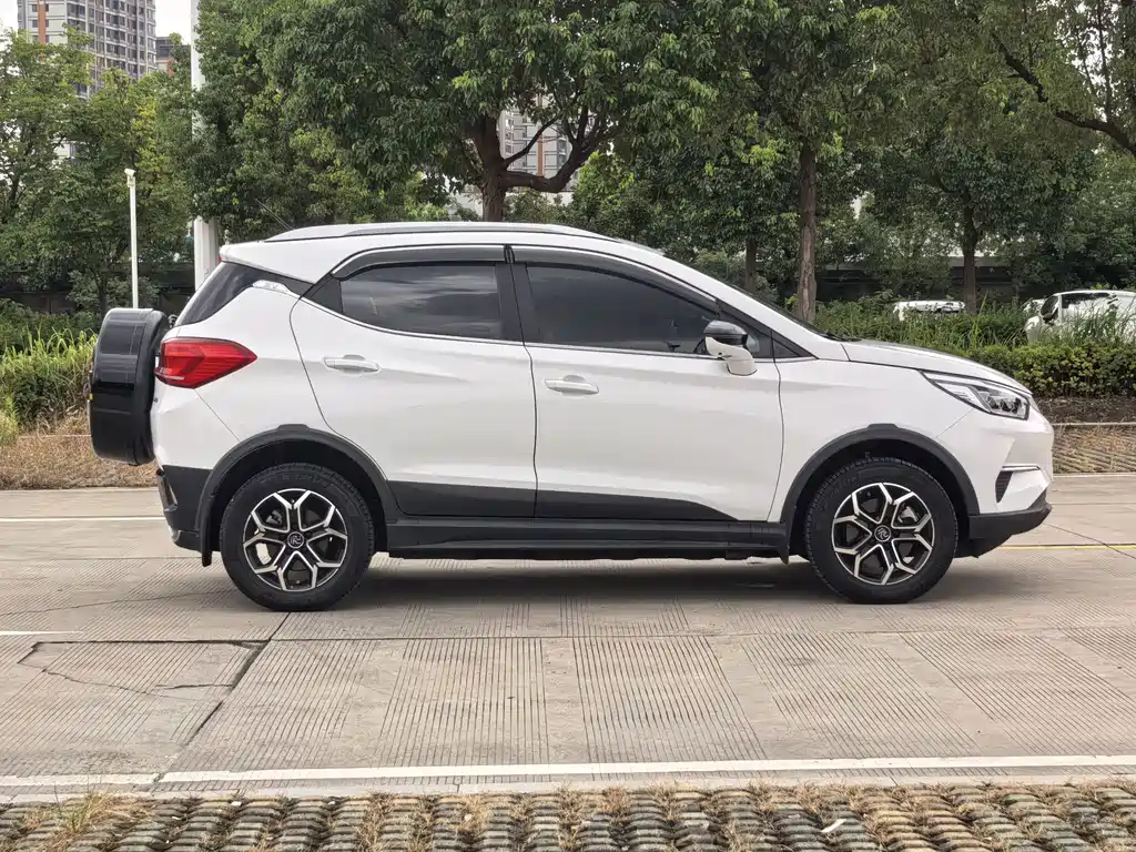 BYD Yuan Pro - фото 4