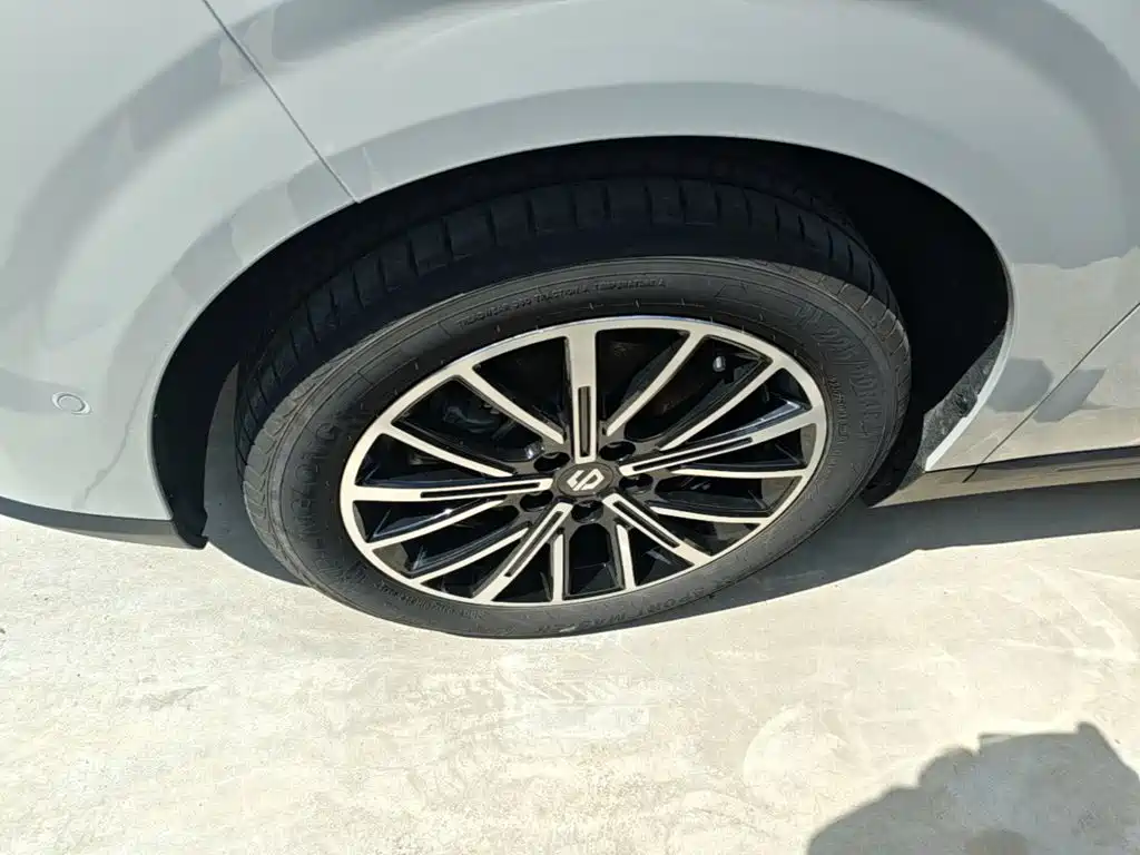 Leapmotor Leapmotor B10 — миниатюра 23