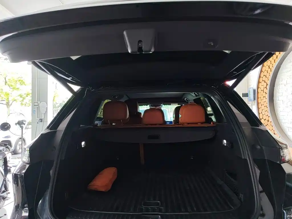Li Auto Li L6 — миниатюра 19