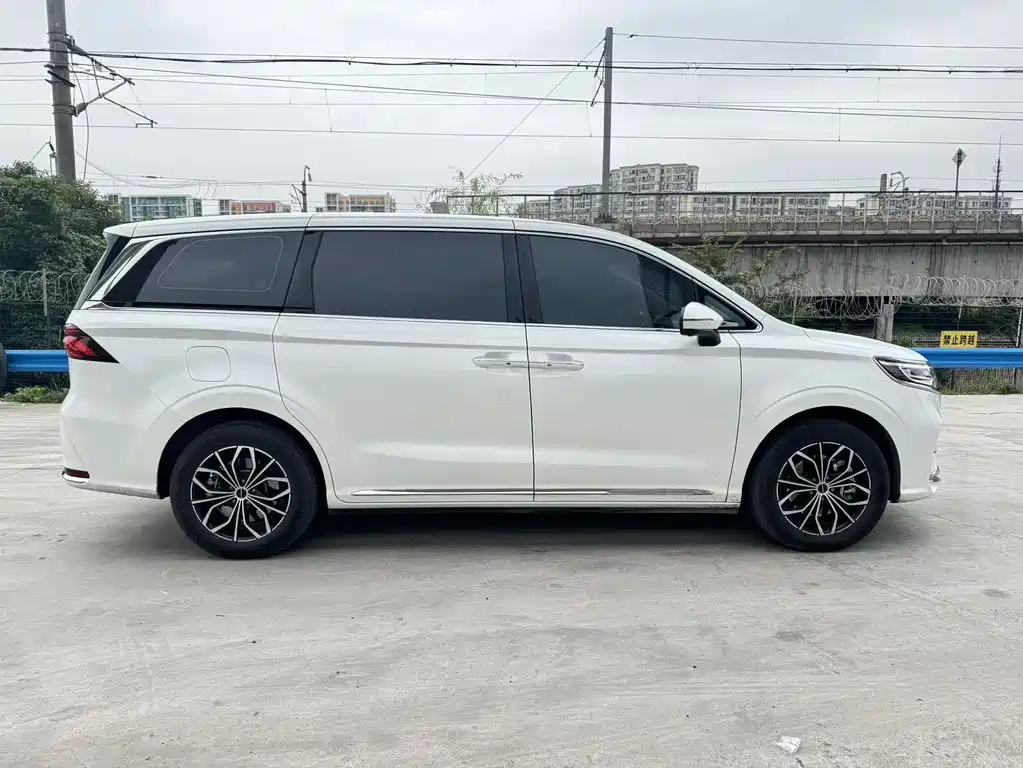 ROEWE IMAX8 NEW ENERGY