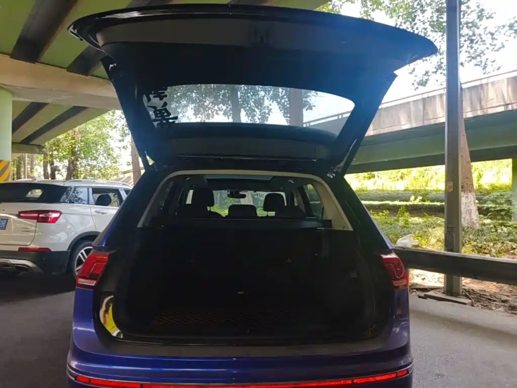 Volkswagen Tiguan L — миниатюра 19