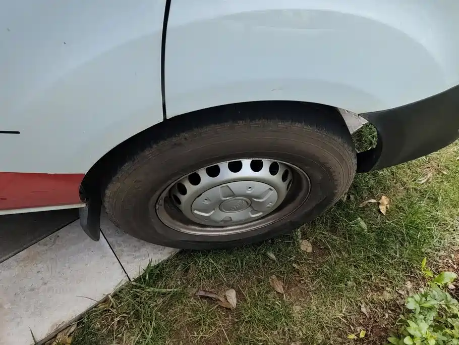 Ford Transit — миниатюра 6