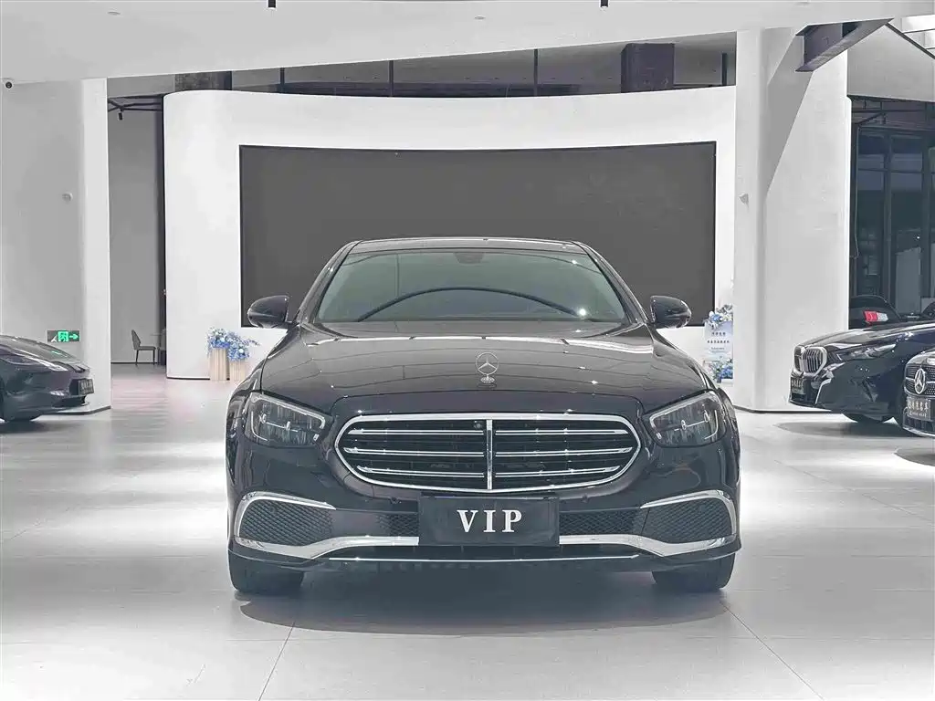Mercedes-Benz E-Class — миниатюра 2
