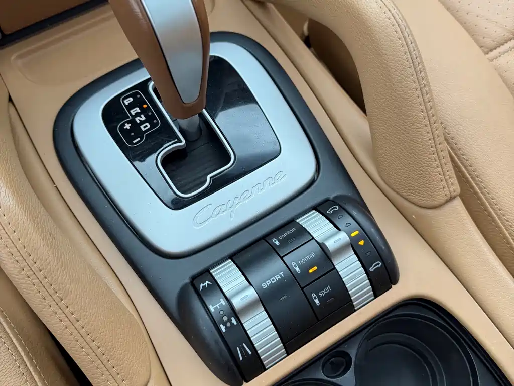 Porsche Cayenne — миниатюра 21