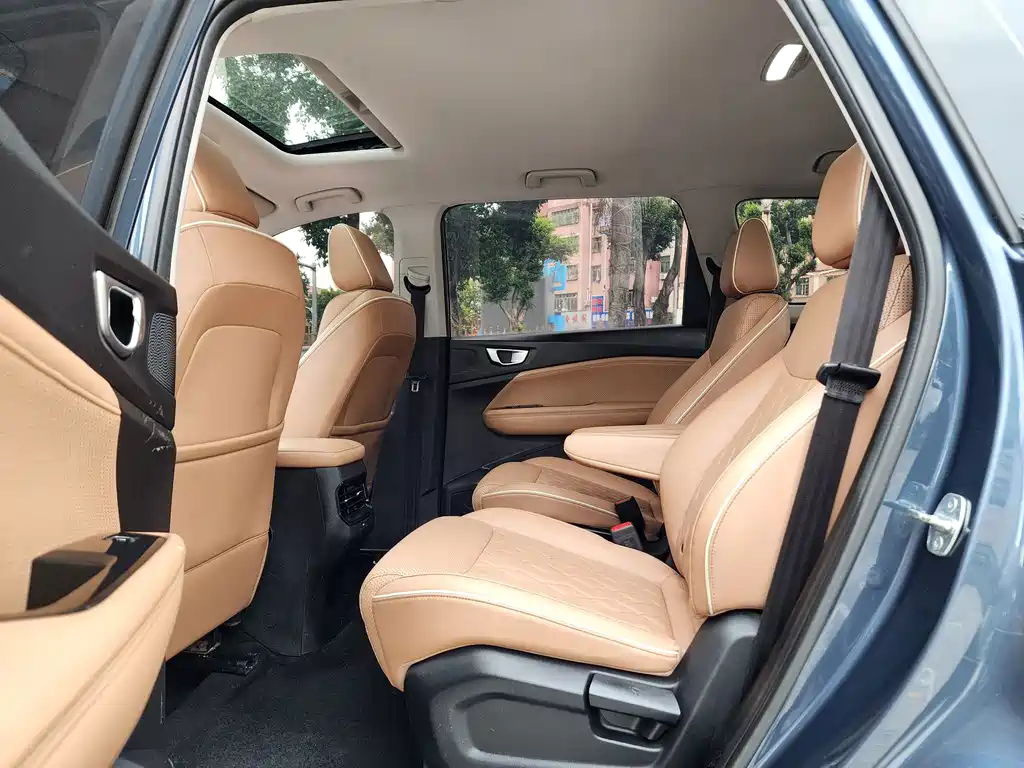 Wuling Jiachen — миниатюра 10