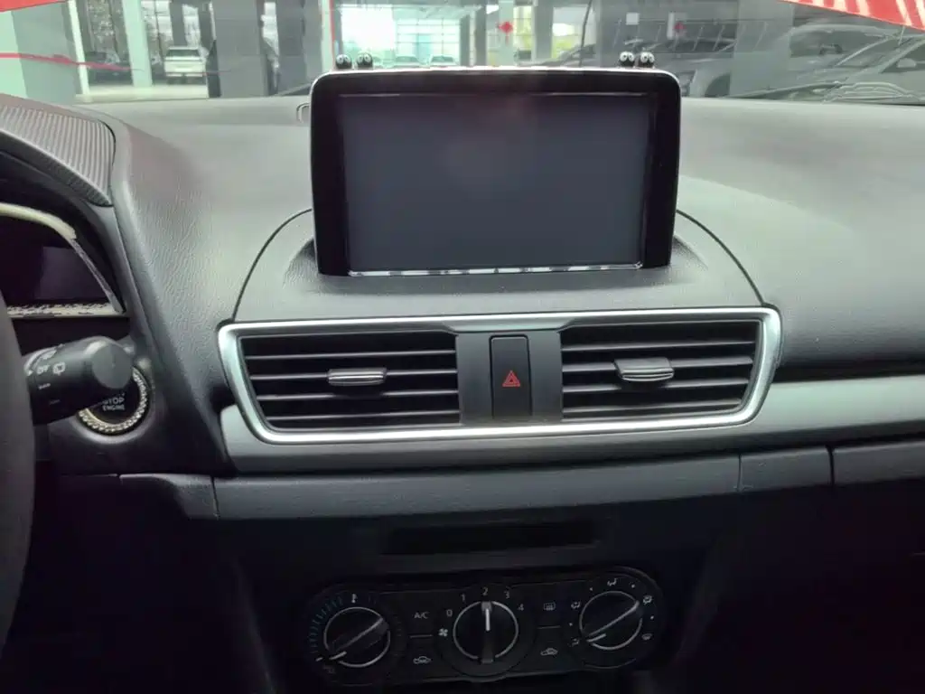 Mazda 3 Axela — миниатюра 13