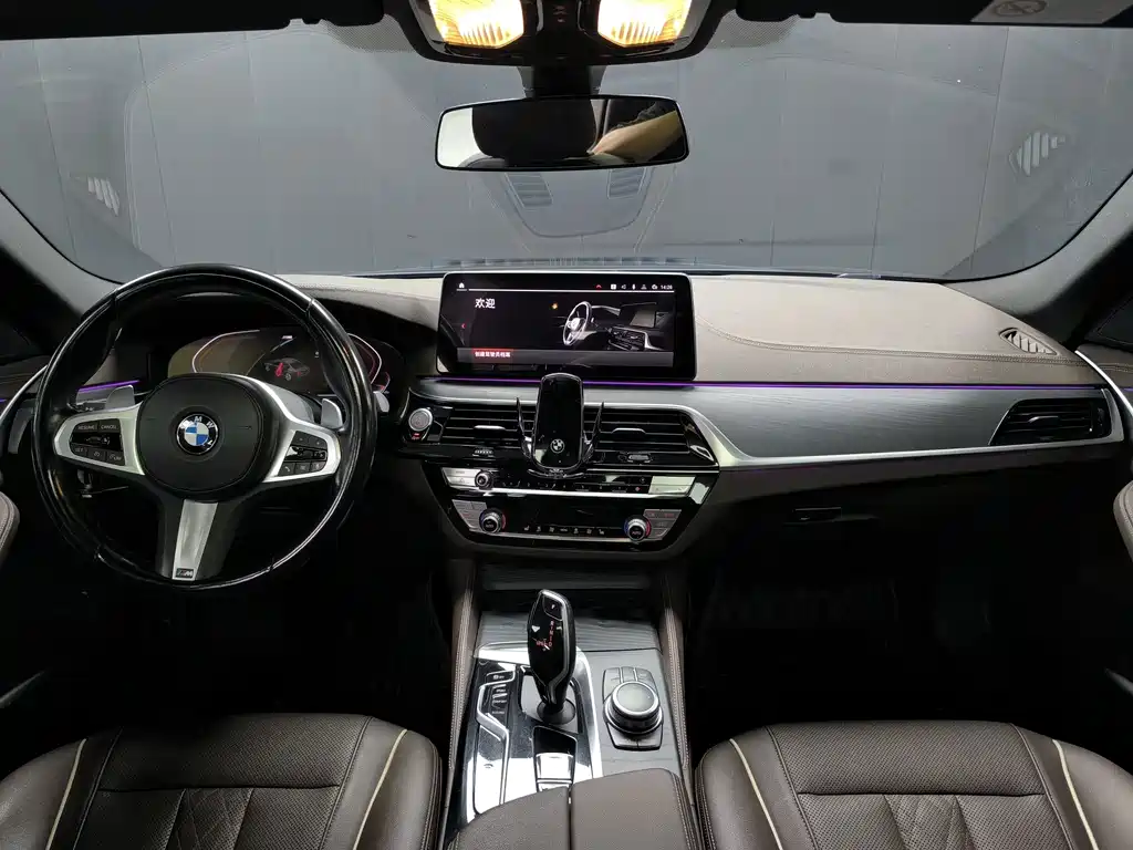 BMW 5 Series — миниатюра 8