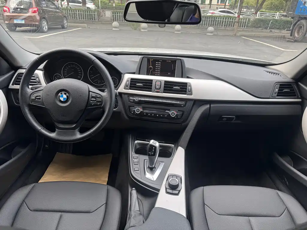 BMW 3 Series — миниатюра 6