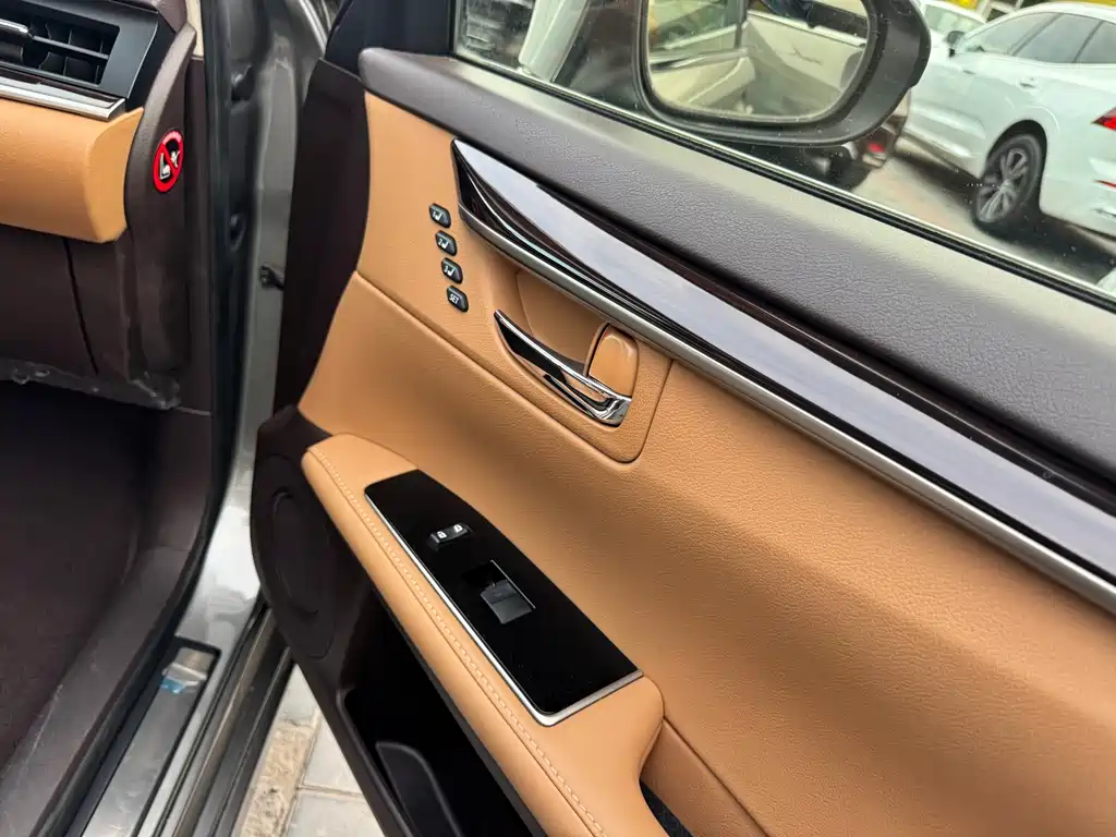 Lexus ES — миниатюра 13