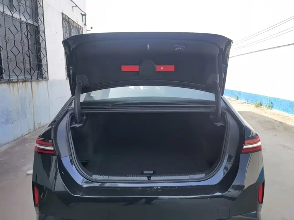 BMW i5 — миниатюра 19