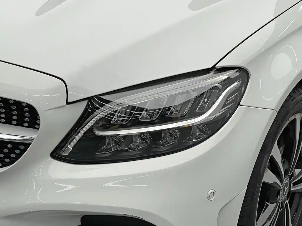 Mercedes-Benz C-Class — миниатюра 9