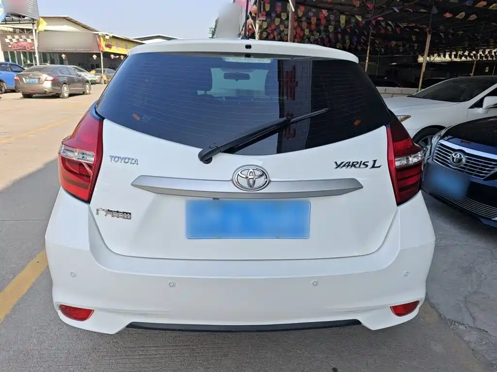 Toyota Yaris L — миниатюра 6