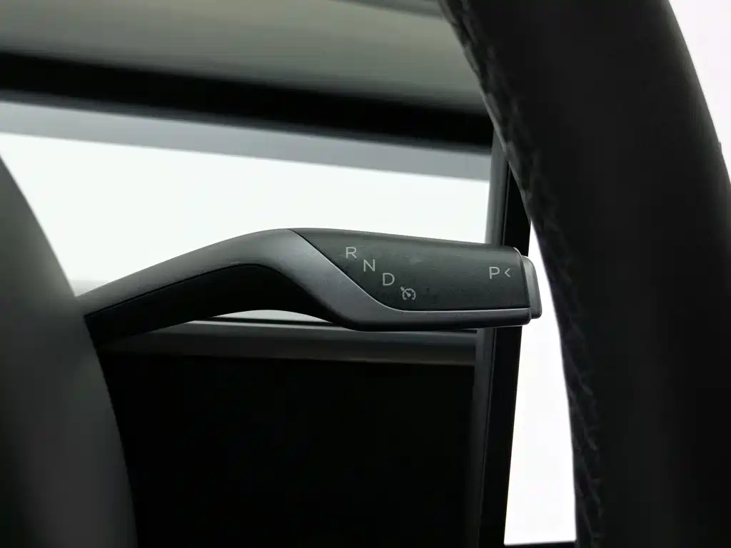 Tesla Model 3 — миниатюра 13
