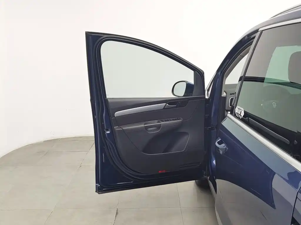 Volkswagen Sharan — миниатюра 8