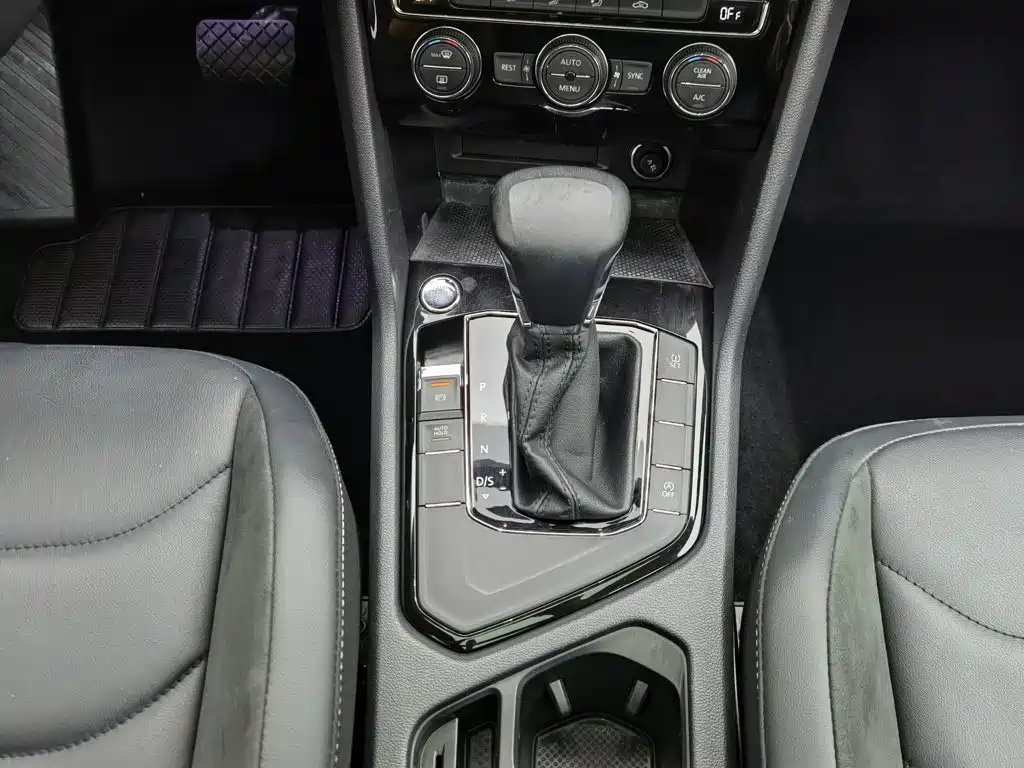 Volkswagen Tiguan L — миниатюра 13