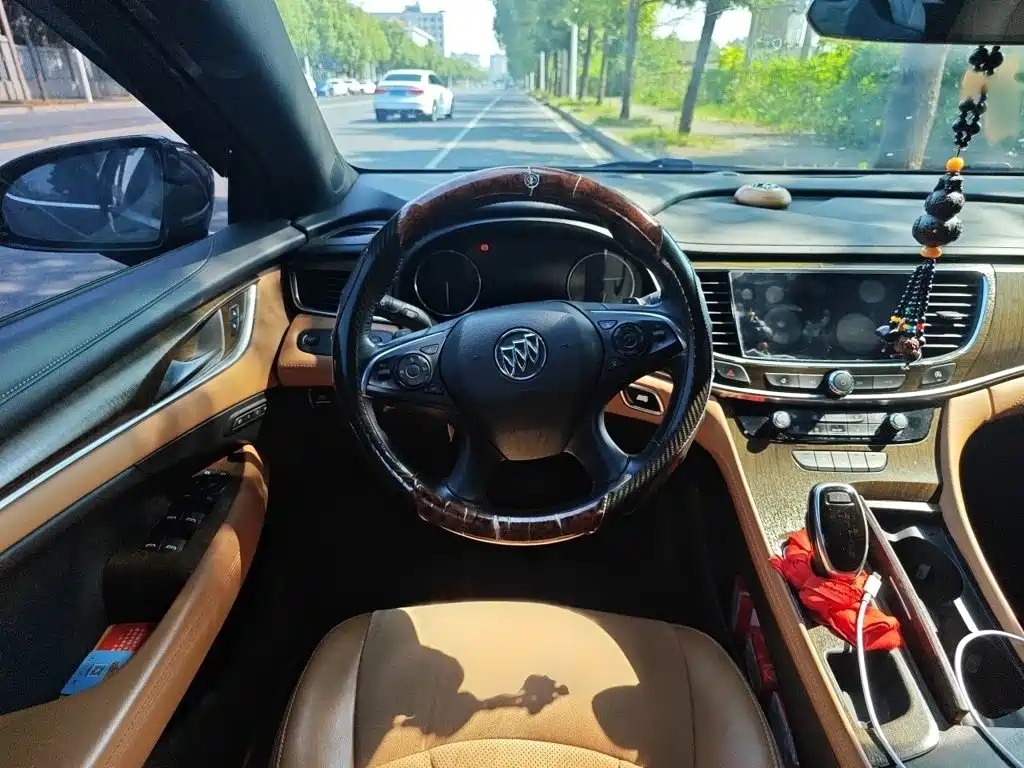 Buick LaCrosse — миниатюра 3