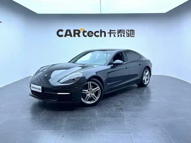 PORSCHE PANAMERA 2018