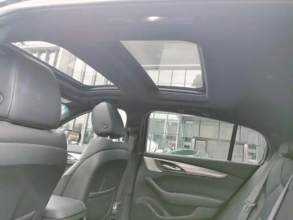 Cadillac CT5 — миниатюра 15