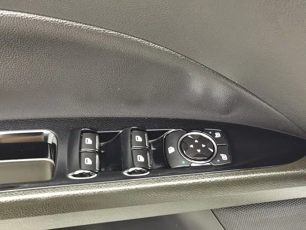 Ford Mondeo — миниатюра 9