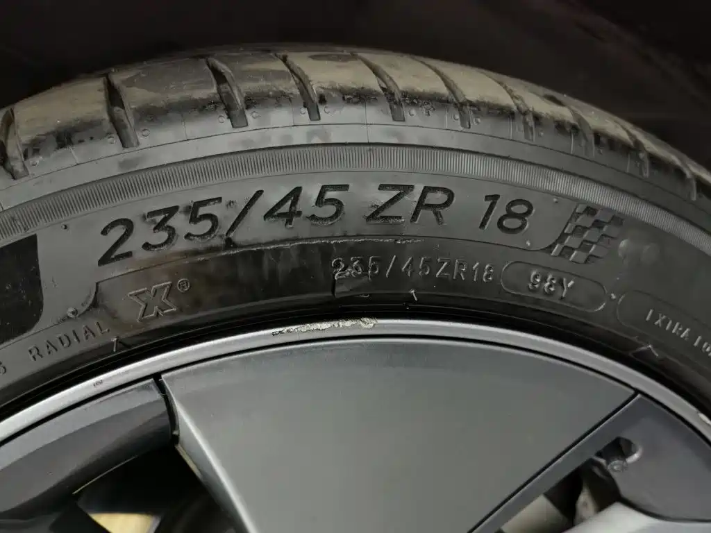 Tesla Model 3 — миниатюра 24