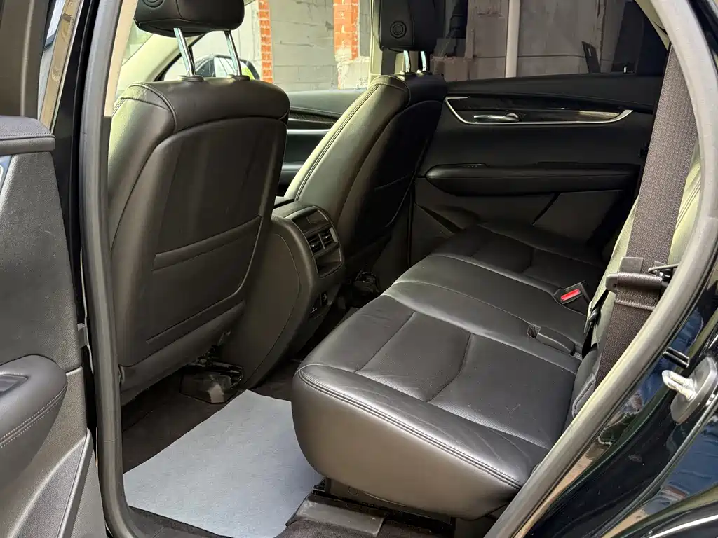 Cadillac XT5 — миниатюра 8