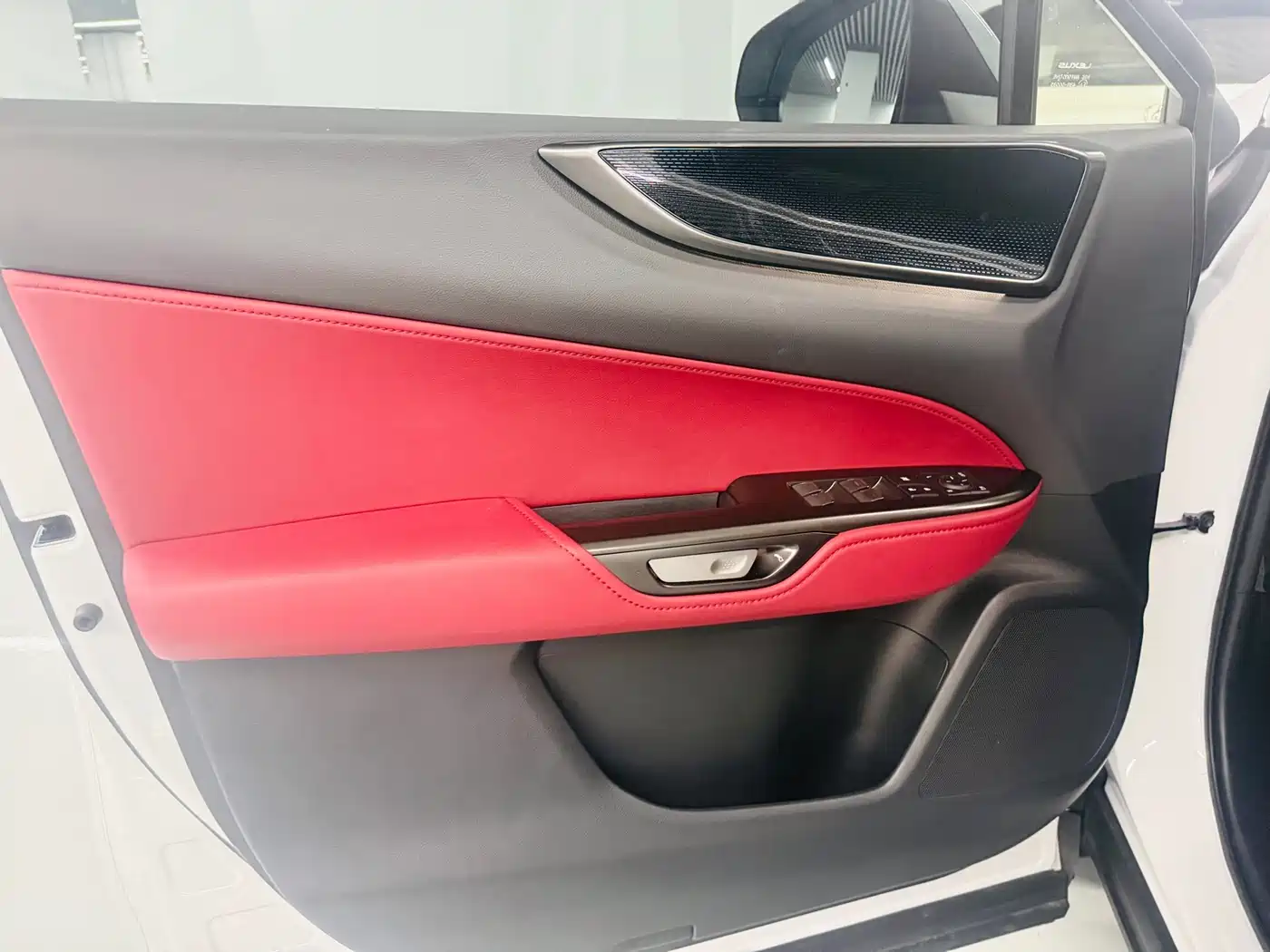Lexus NX 2026 Белый из Китая