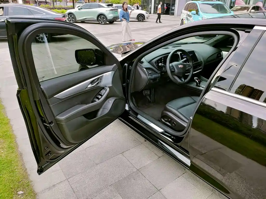 Cadillac CT5 — миниатюра 11