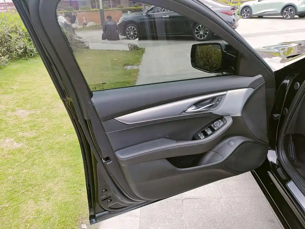 Cadillac CT5 — миниатюра 26