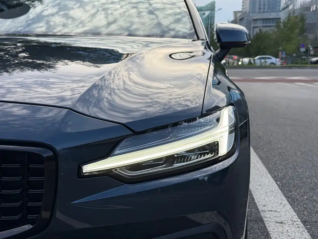 Volvo S60 — миниатюра 23