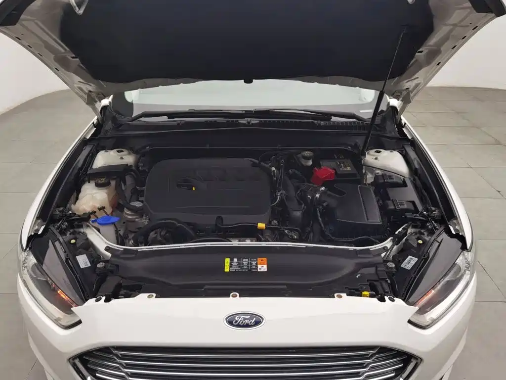Ford Mondeo — миниатюра 6