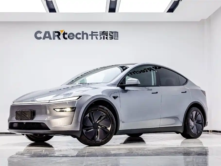 Tesla Model Y 2025