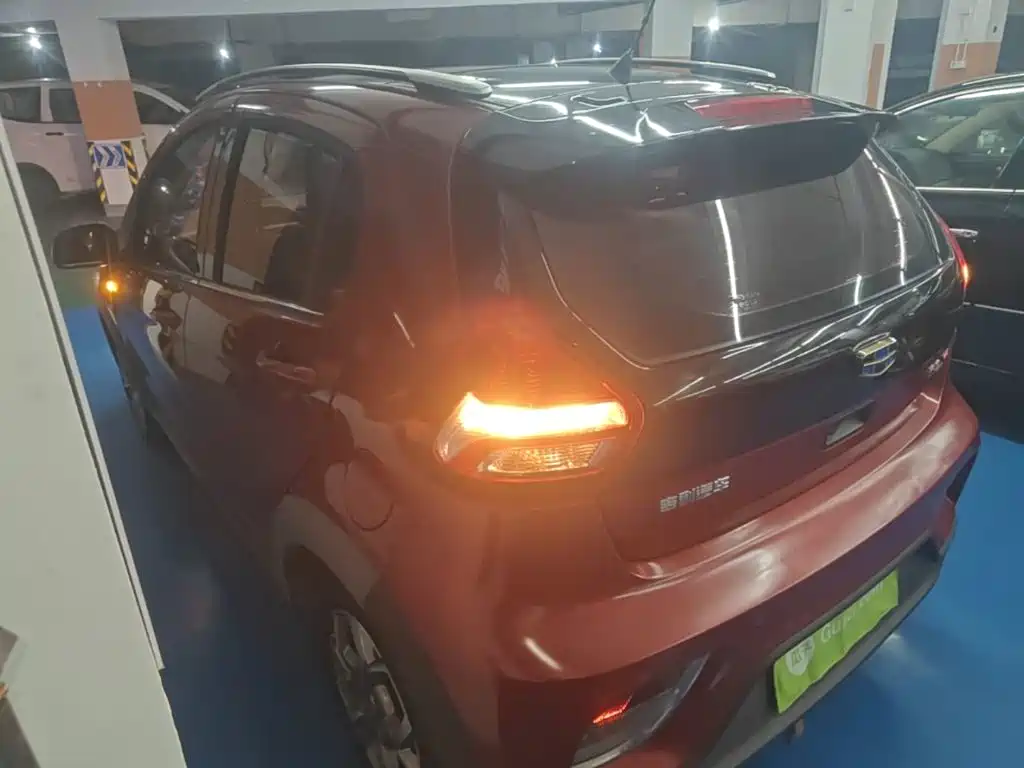 Geely Vision X1 — миниатюра 5