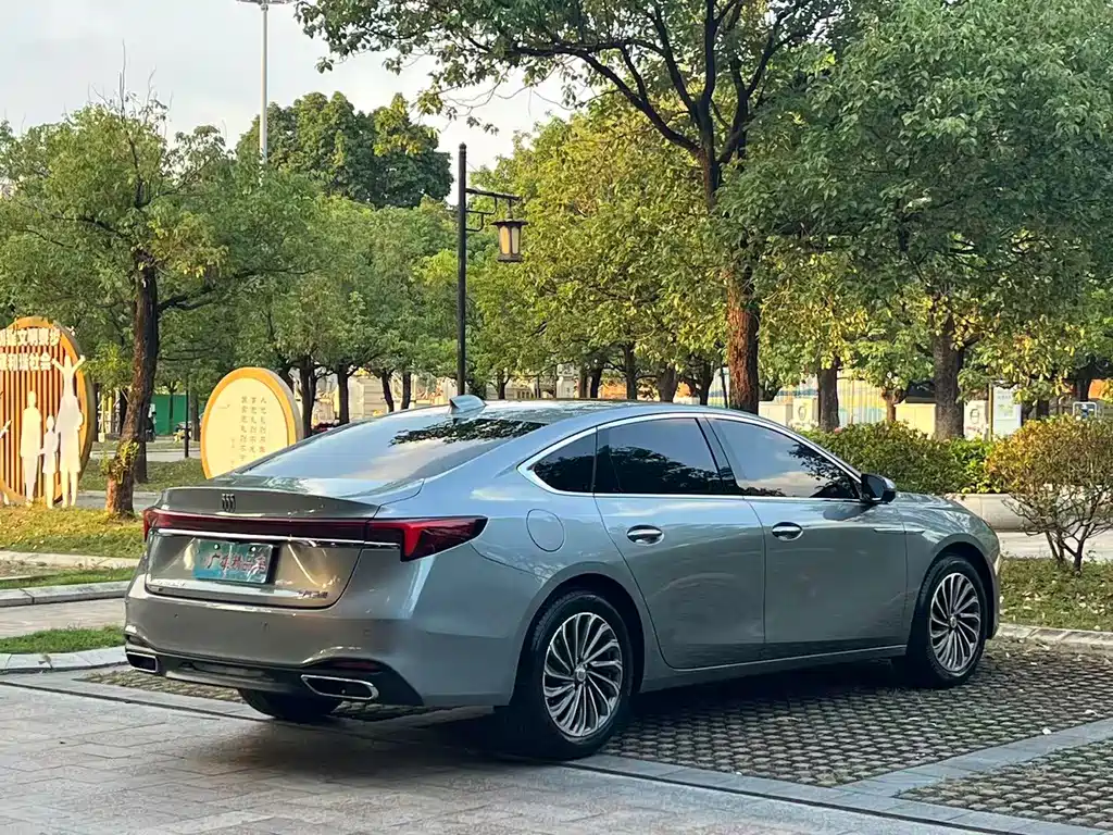Buick LaCrosse — миниатюра 2