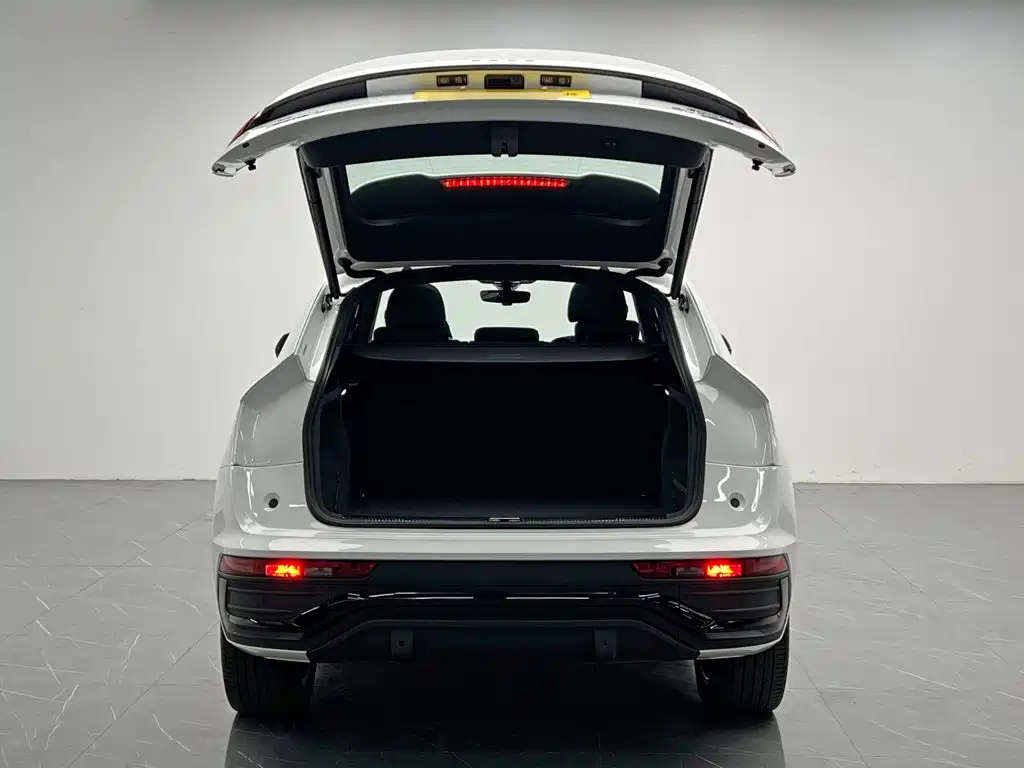 Audi Q5L Sportback — миниатюра 9
