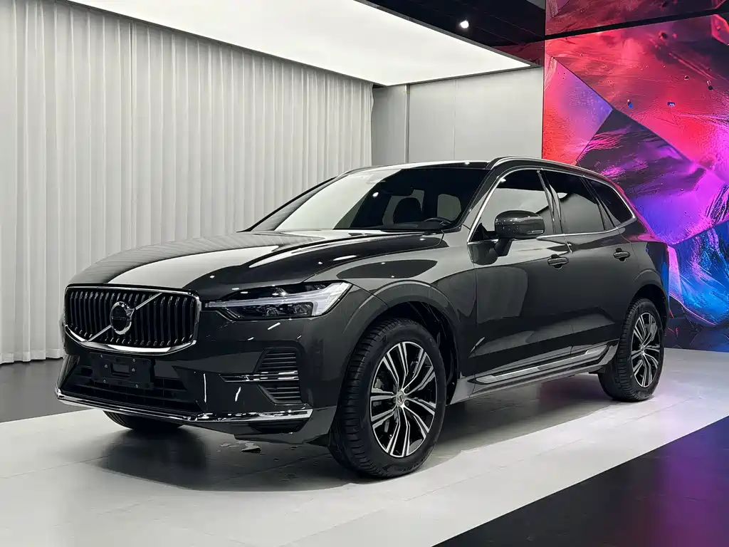 Volvo XC60 2022 B5 Luxury