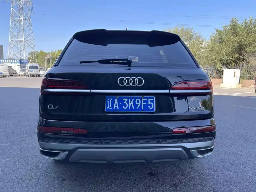 Audi Q7 — миниатюра 8