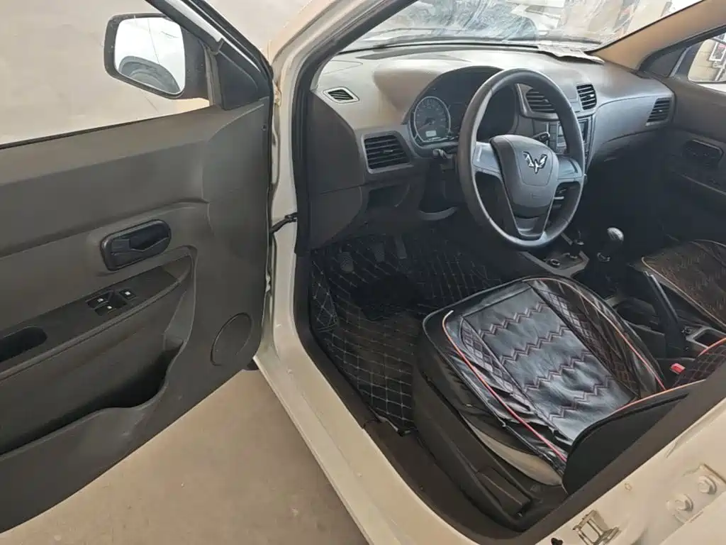 Wuling Hongguang — миниатюра 16