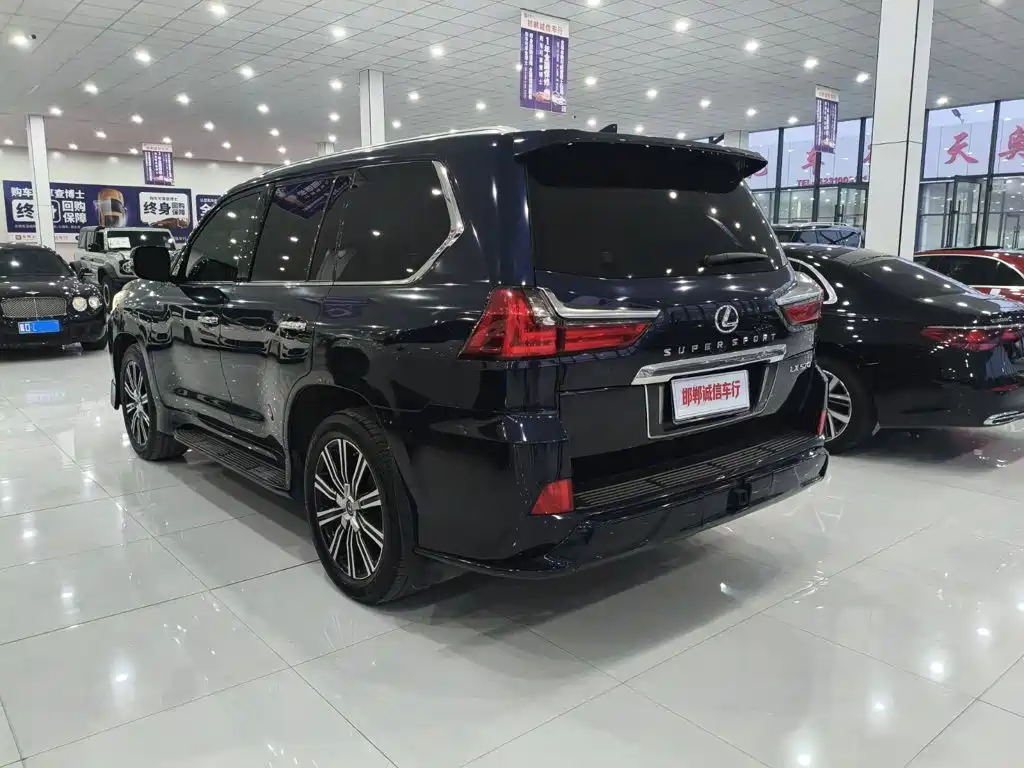 Lexus LX — миниатюра 6