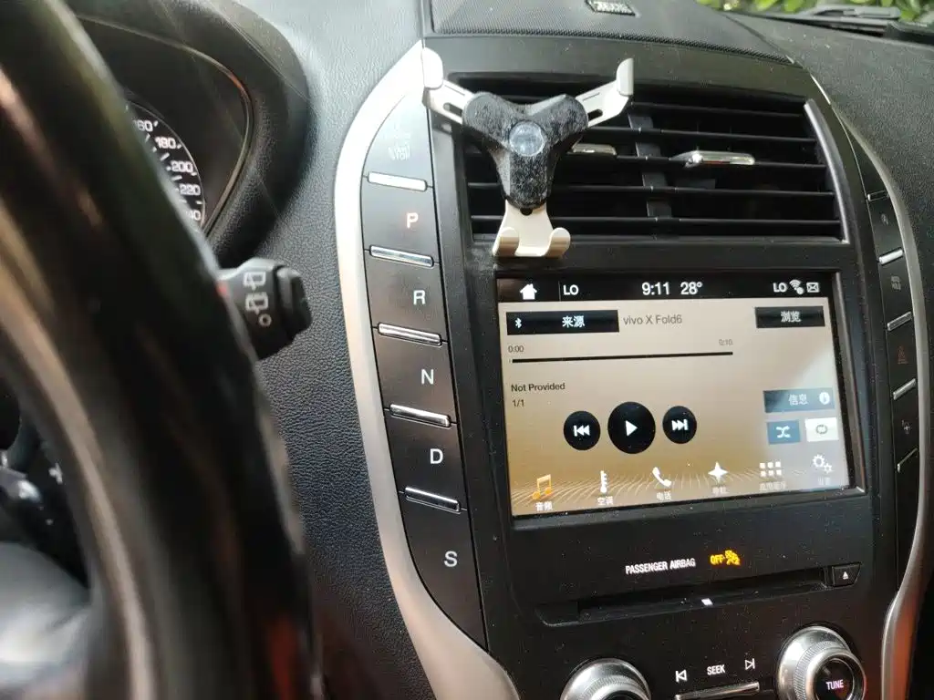 Lincoln MKC — миниатюра 10