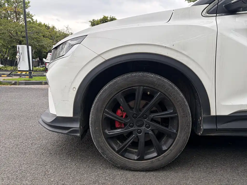 Geely Binyue — миниатюра 11