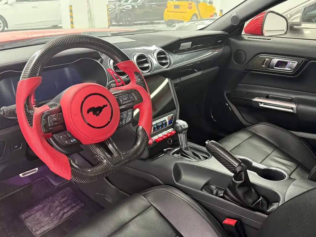 Ford Mustang — миниатюра 7