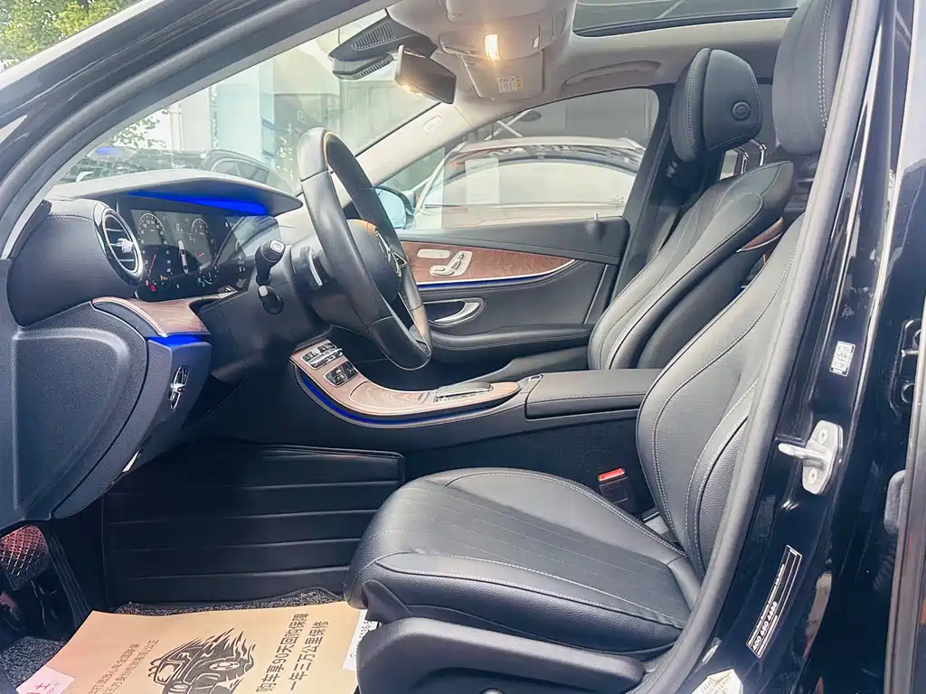 Mercedes-Benz E-Class — миниатюра 6