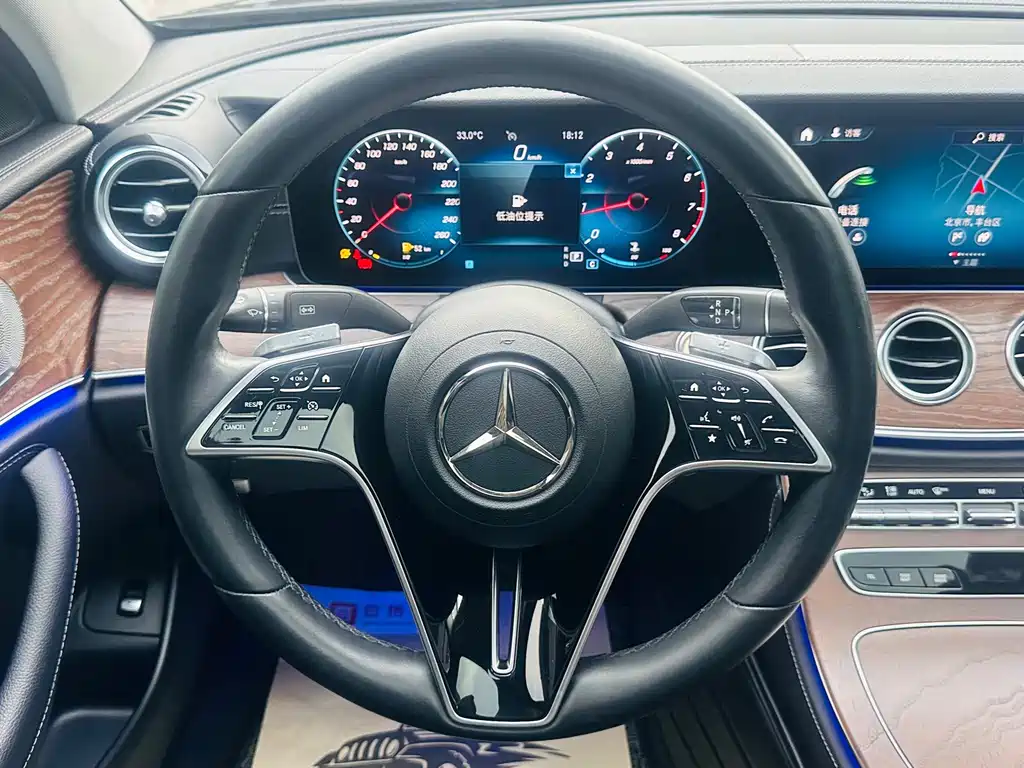 Mercedes-Benz E-Class — миниатюра 12