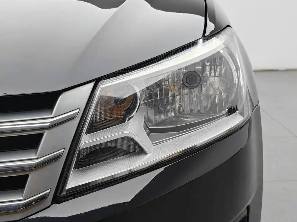 Volkswagen Santana — миниатюра 7
