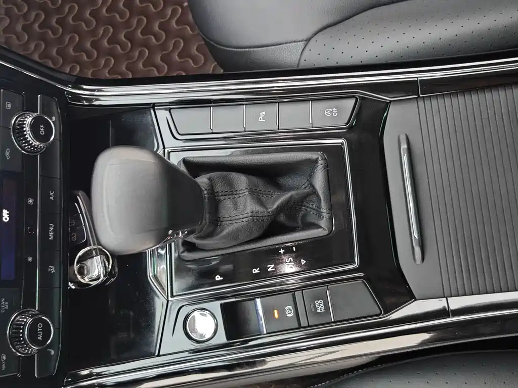 Volkswagen Phideon — миниатюра 26