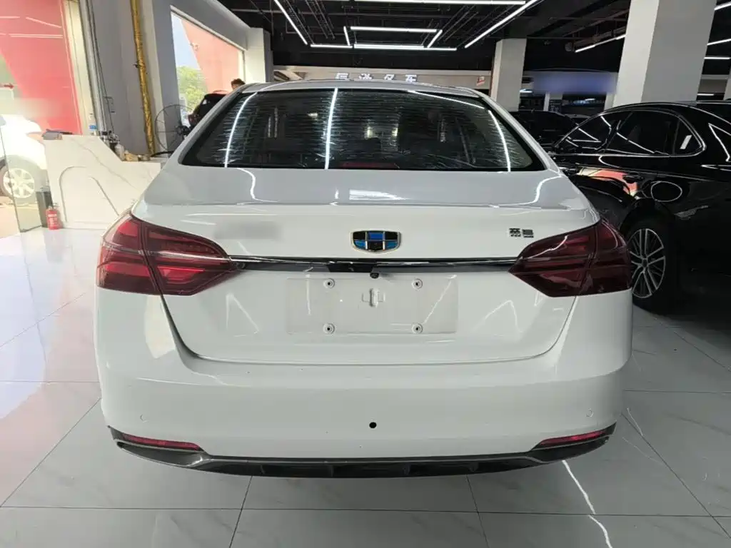 Geely Emgrand — миниатюра 6