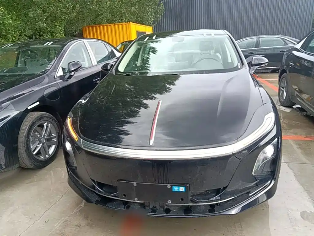 Hongqi E-QM5 2025 610km PLUS