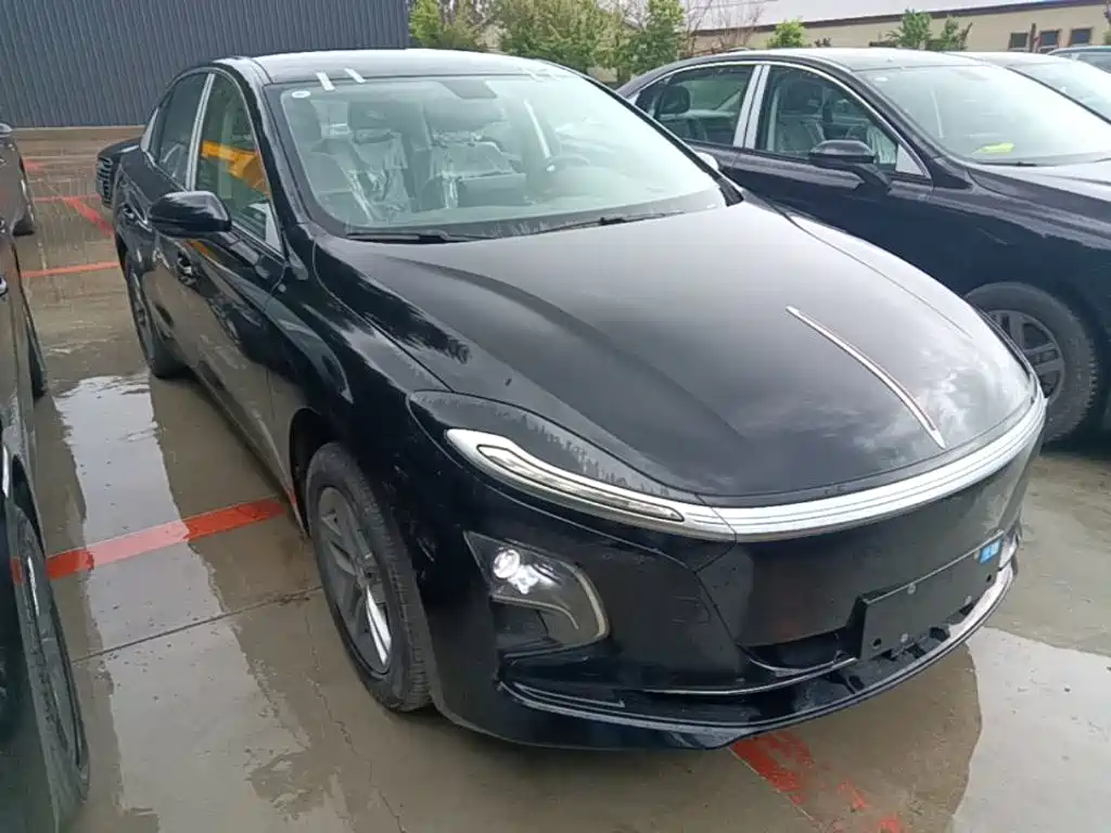 Hongqi E-QM5 2025 610km PLUS